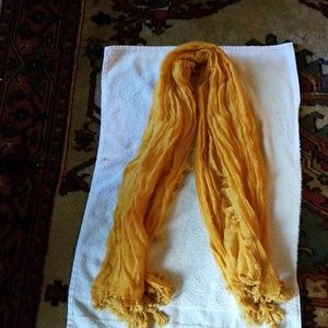 A lady's  summer  scarf